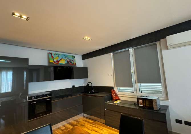 Shtepi me qera 3+1 ne Tirane - 1,500 Euro