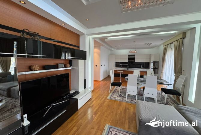 Shtepi me qera 2+1 ne Tirane - 2,000 Euro