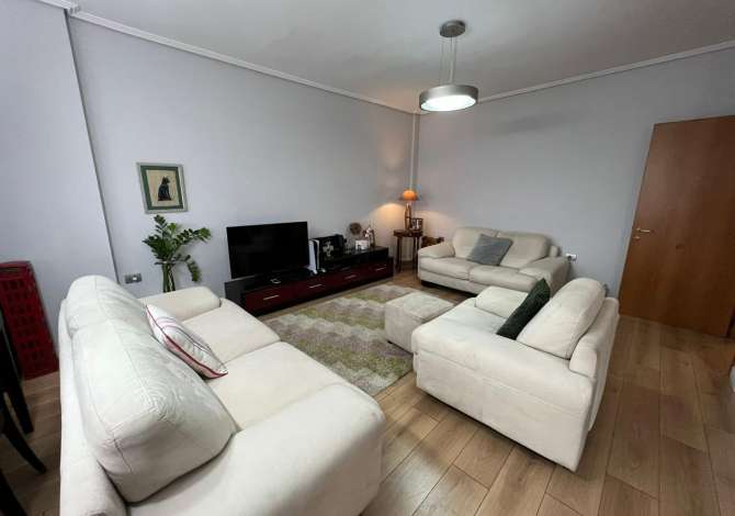 Shtepi me qera 2+1 ne Tirane - 700 Euro