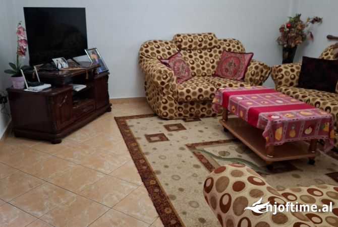 Shtepi me qera 3+1 ne Tirane - 300 Euro