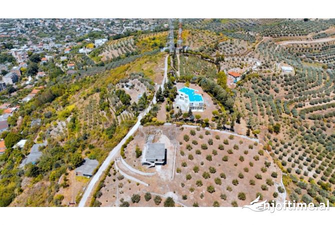 Business Property in Sale 5+1 in Berat - 890,000 Euro
