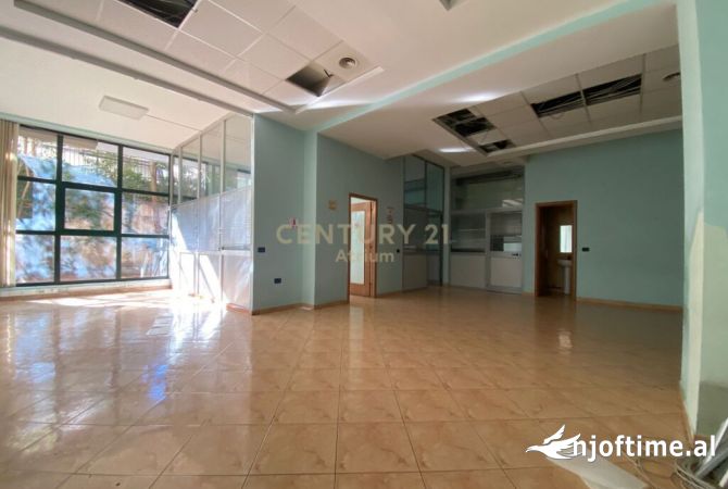 Ambient biznesi me qera 3+1 ne Tirane - 5,500 Euro