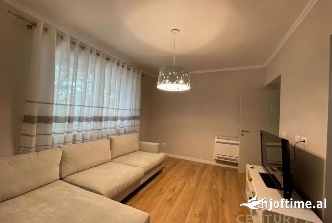 Shtepi me qera 2+1 ne Tirane - 700 Euro