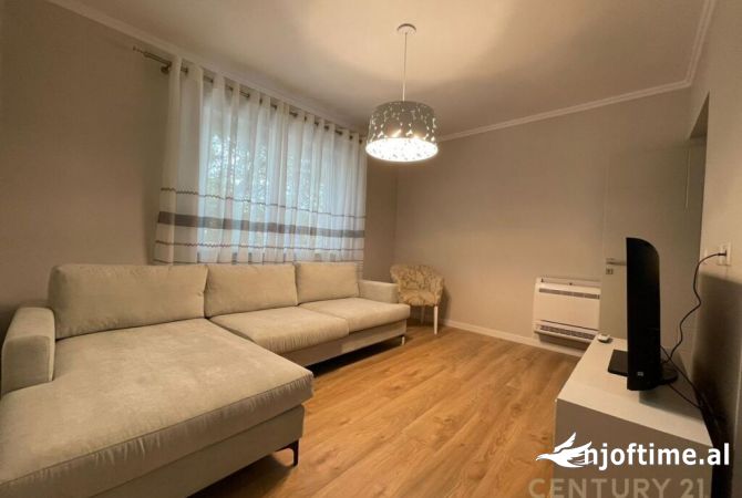 Shtepi me qera 2+1 ne Tirane - 700 Euro