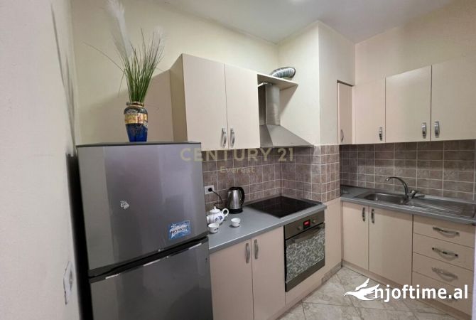 Shtepi me qera Garsoniere ne Tirane - 550 Euro