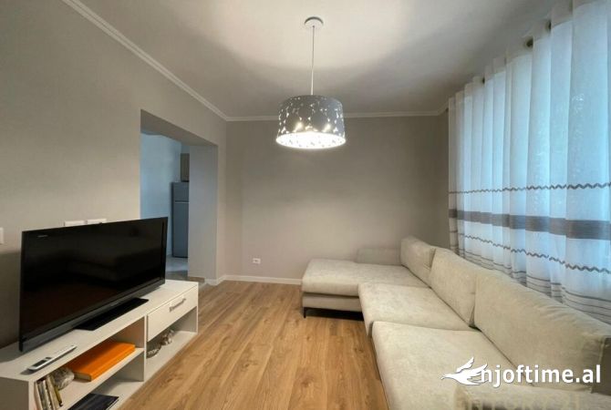 Shtepi me qera 2+1 ne Tirane - 700 Euro