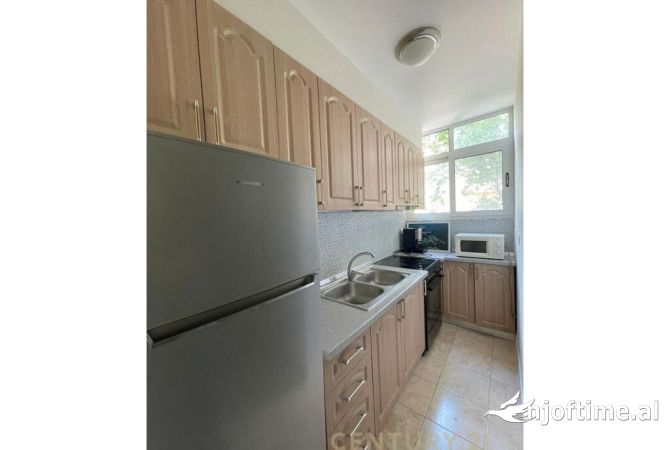 Shtepi me qera 2+1 ne Tirane - 700 Euro