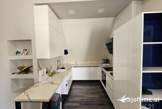 Shtepi ne shitje 3+1 ne Tirane - 350,000 Euro