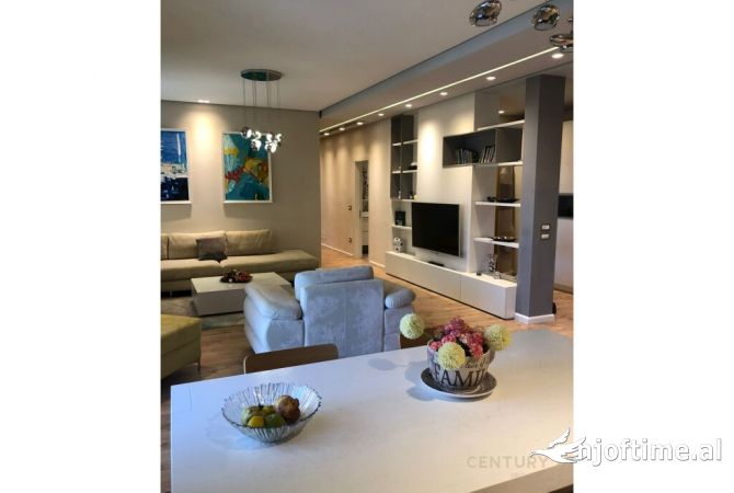 Shtepi ne shitje Apartament ne Tirane, 2+1, Mobilimi E mobiluar, Pagesa 479,000  Euro.