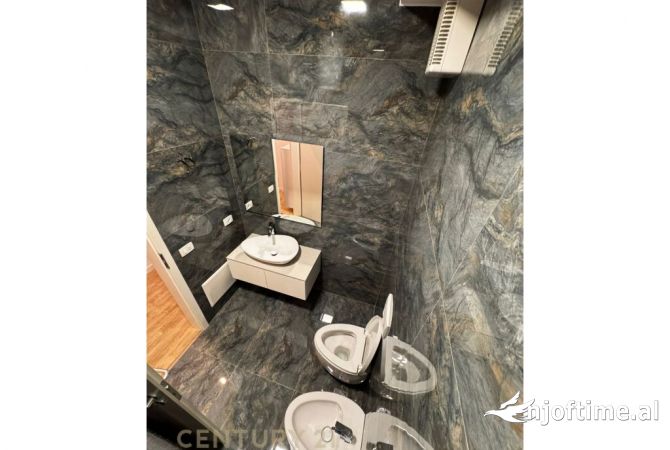 Shtepi ne shitje Apartament ne Tirane, 1+1, Mobilimi E mobiluar, Pagesa 115,000  Euro.