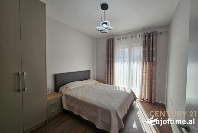 Shtepi ne shitje Apartament ne Tirane, 1+1, Mobilimi E mobiluar, Pagesa 115,000  Euro.