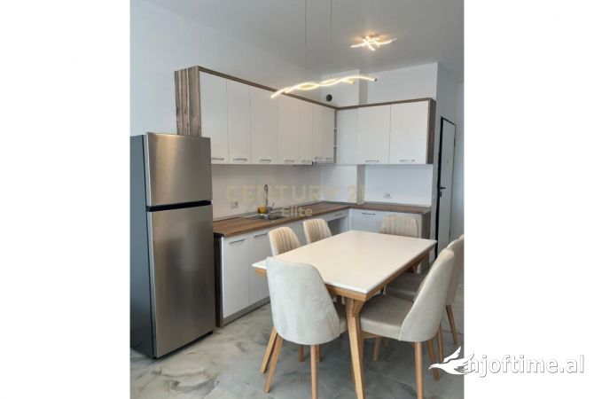 Shtepi ne shitje Apartament ne Tirane, 2+1, Mobilimi E mobiluar, Pagesa 210,000  Euro.