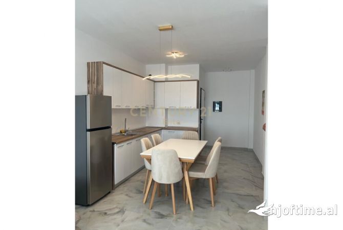 Shtepi ne shitje Apartament ne Tirane, 2+1, Mobilimi E mobiluar, Pagesa 210,000  Euro.