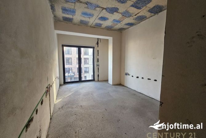 Shtepi ne shitje Apartament ne Tirane, 3+1, Mobilimi Bosh, pa mobiluar, Pagesa 295,000  Euro.