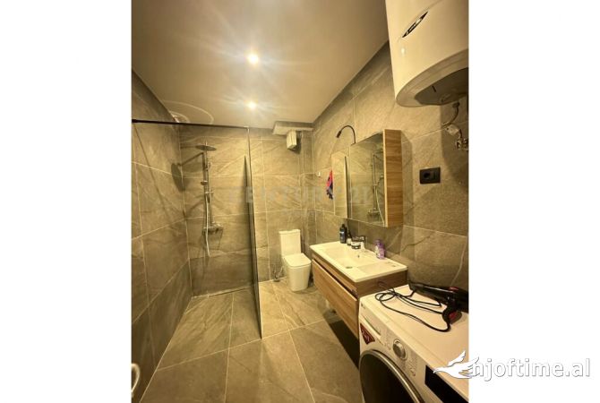 Shtepi ne shitje Apartament ne Tirane, 2+1, Mobilimi E mobiluar, Pagesa 310,000  Euro.