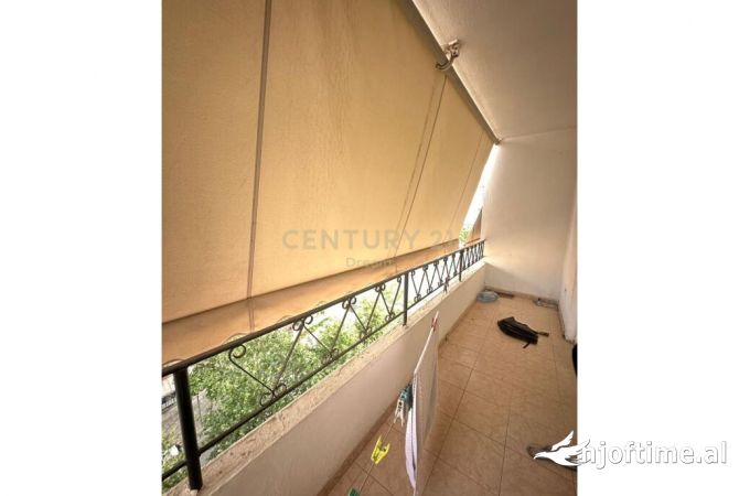 Shtepi ne shitje Apartament ne Tirane, 2+1, Mobilimi E mobiluar, Pagesa 310,000  Euro.