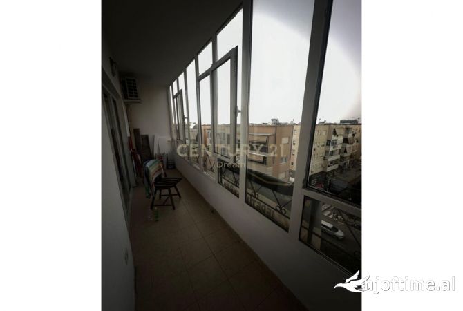 Shtepi ne shitje Apartament ne Tirane, 2+1, Mobilimi E mobiluar, Pagesa 310,000  Euro.