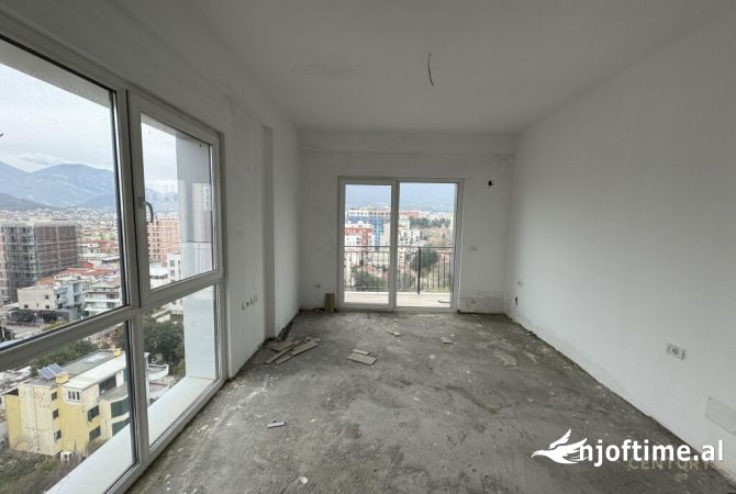 Shtepi ne shitje Apartament ne Tirane, 2+1, Mobilimi Bosh, pa mobiluar, Pagesa 155,000  Euro.