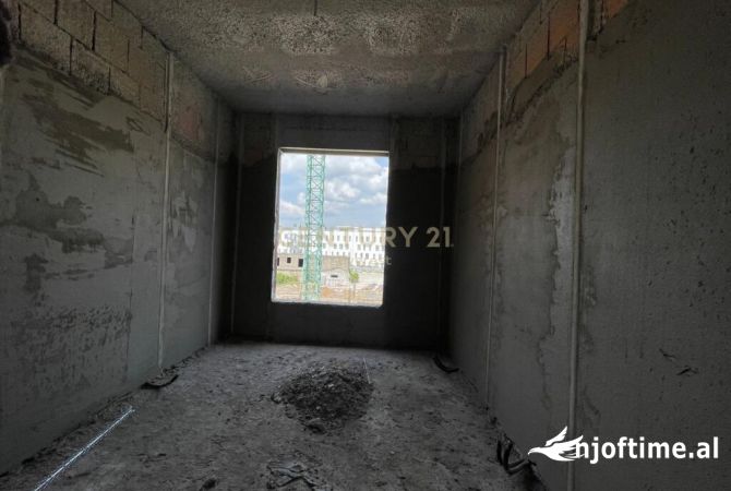 Shtepi ne shitje Apartament ne Tirane, 2+1, Mobilimi Bosh, pa mobiluar, Pagesa 138,000  Euro.