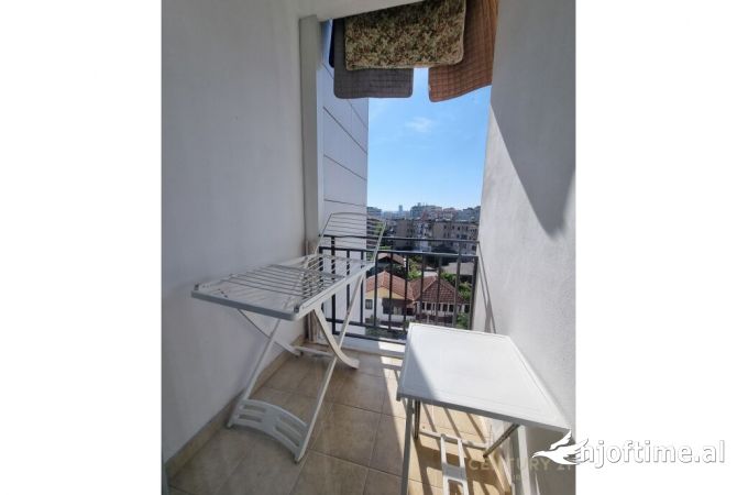Shtepi ne shitje Apartament ne Tirane, 2+1, Mobilimi E mobiluar, Pagesa 210,000  Euro.