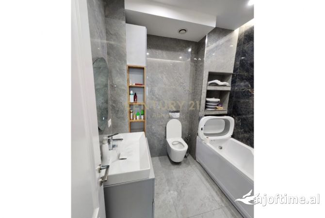 Shtepi ne shitje Apartament ne Tirane, 2+1, Mobilimi E mobiluar, Pagesa 210,000  Euro.