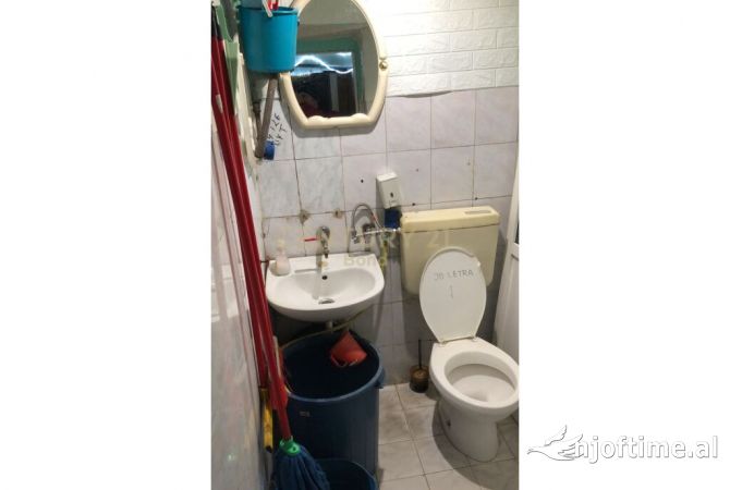 Ambjent me qira te Ish-Blloku