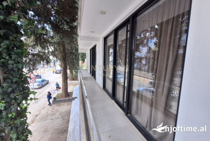 Ambient biznesi me qera 1+1 ne Tirane - 1,200 Euro