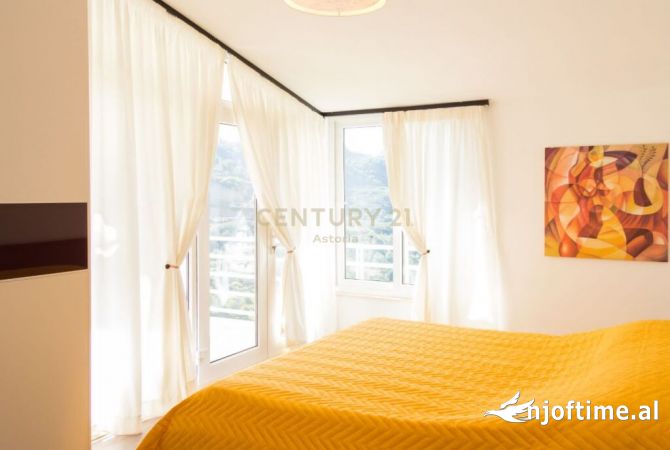 Shtepi me qera Duplex(shtepi me 2 kate) ne Tirane, 4+1, Mobilimi E mobiluar, Pagesa 900  Euro.