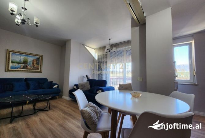 Shtepi me qera Apartament ne Tirane, 2+1, Mobilimi E mobiluar, Pagesa 800  Euro.