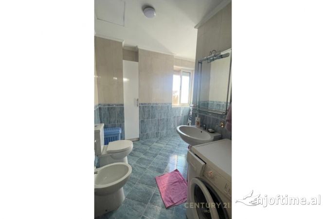 Shtepi me qera Apartament ne Tirane, 2+1, Mobilimi E mobiluar, Pagesa 600  Euro.