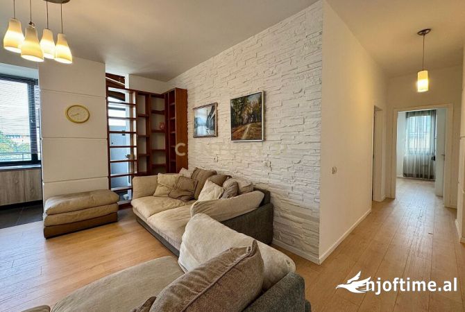 Shtepi ne shitje Apartament ne Tirane, 2+1, Mobilimi E mobiluar, Pagesa 195,000  Euro.