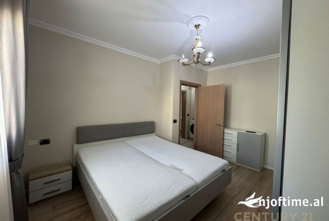 Shtepi ne shitje Apartament ne Tirane, 2+1, Mobilimi E mobiluar, Pagesa 320,000  Euro.
