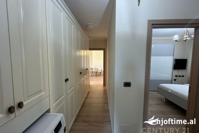 Shtepi ne shitje Apartament ne Tirane, 2+1, Mobilimi E mobiluar, Pagesa 320,000  Euro.