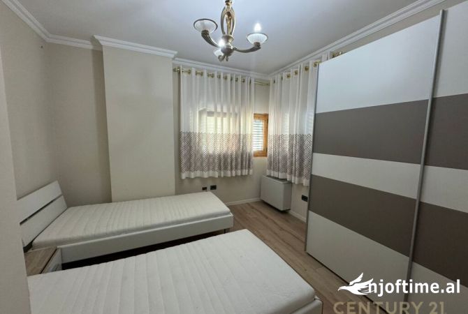 Shtepi ne shitje Apartament ne Tirane, 2+1, Mobilimi E mobiluar, Pagesa 320,000  Euro.
