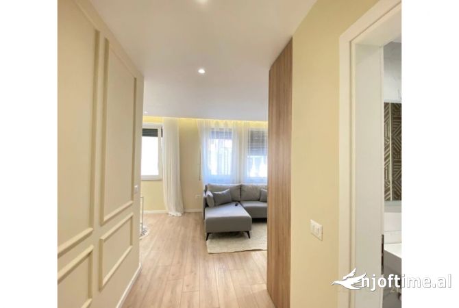 Shtepi ne shitje Apartament ne Tirane, 1+1, Mobilimi E mobiluar, Pagesa 119,000  Euro.