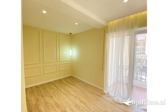 Shtepi ne shitje Apartament ne Tirane, 1+1, Mobilimi E mobiluar, Pagesa 119,000  Euro.