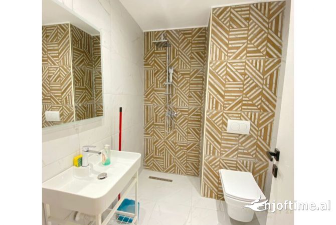 Shtepi ne shitje Apartament ne Tirane, 1+1, Mobilimi E mobiluar, Pagesa 119,000  Euro.