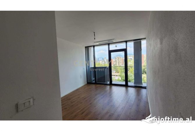 Shtepi me qera 2+1 ne Tirane - 1,400 Euro