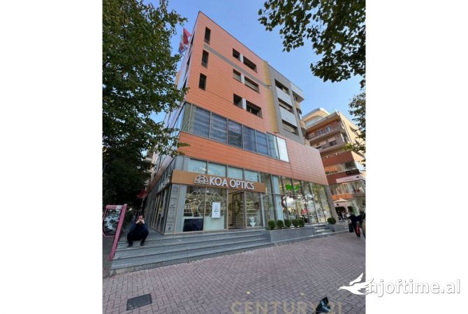 Ambient biznesi me qera 1+1 ne Tirane - 2,200 Euro