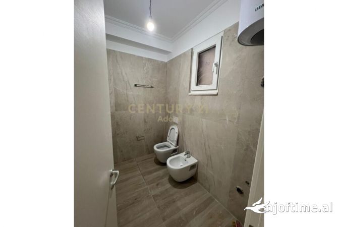 Shtepi me qera Apartament ne Tirane, 2+1, Mobilimi Bosh, pa mobiluar, Pagesa 550  Euro.