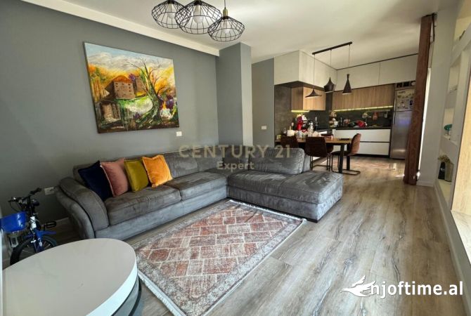 Shtepi ne shitje 2+1 ne Tirane - 235,000 Euro