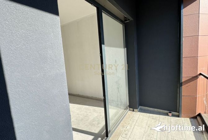 Shtepi ne shitje Apartament ne Tirane, 2+1, Mobilimi Bosh, pa mobiluar, Pagesa 152,000  Euro.