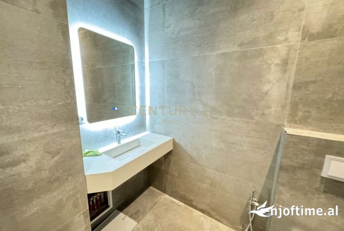 Shtepi ne shitje Apartament ne Tirane, 2+1, Mobilimi Bosh, pa mobiluar, Pagesa 160,000  Euro.