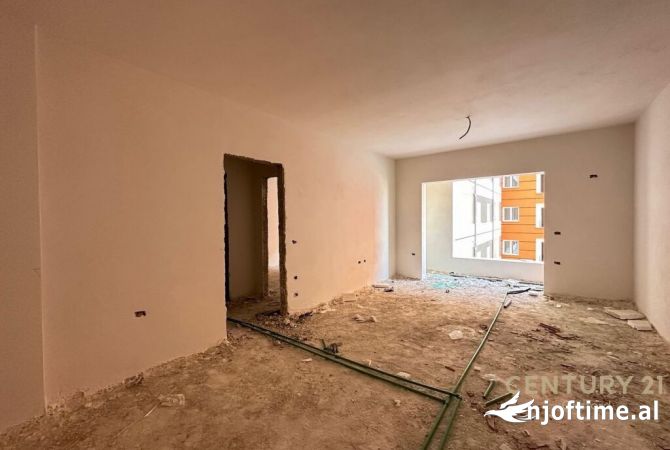 Shtepi ne shitje Apartament ne Tirane, 1+1, Mobilimi Bosh, pa mobiluar, Pagesa 88,000  Euro.