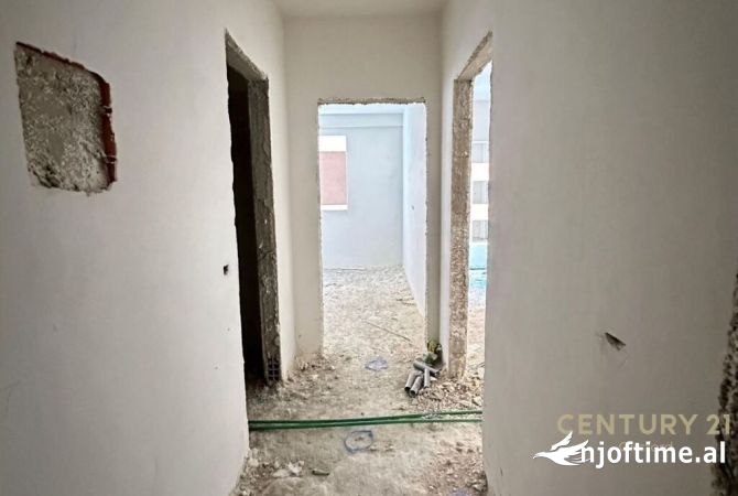 Shtepi ne shitje Apartament ne Tirane, 1+1, Mobilimi Bosh, pa mobiluar, Pagesa 88,000  Euro.