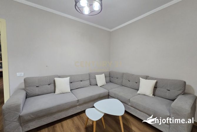 Shtepi ne shitje Apartament ne Tirane, 2+1, Mobilimi E mobiluar, Pagesa 190,000  Euro.
