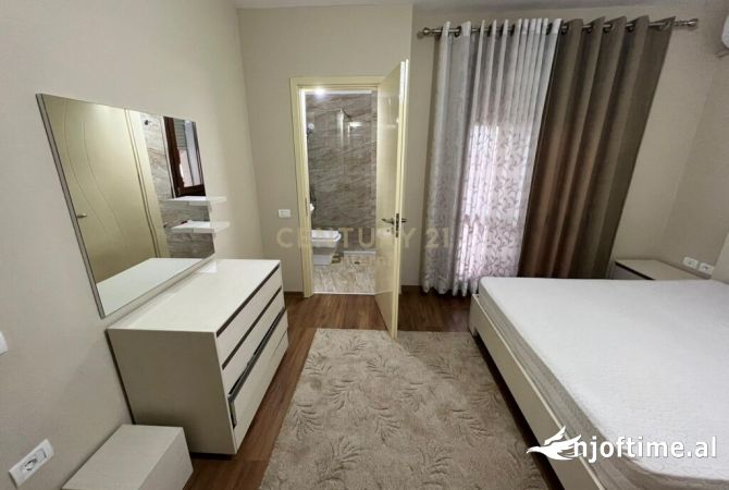 Shtepi ne shitje Apartament ne Tirane, 2+1, Mobilimi E mobiluar, Pagesa 190,000  Euro.