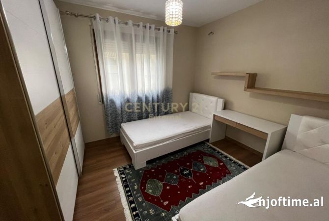 Shtepi ne shitje Apartament ne Tirane, 2+1, Mobilimi E mobiluar, Pagesa 190,000  Euro.