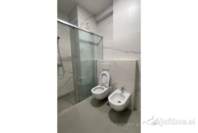 Shtepi ne shitje Apartament ne Tirane, 3+1, Mobilimi E mobiluar, Pagesa 335,000  Euro.