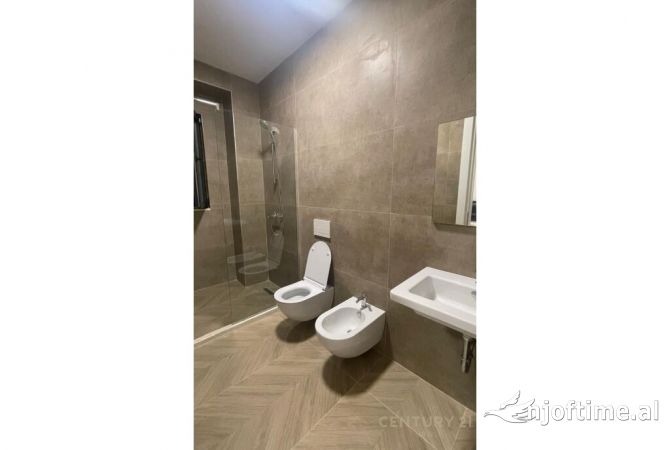 Shtepi ne shitje Apartament ne Tirane, 3+1, Mobilimi E mobiluar, Pagesa 335,000  Euro.